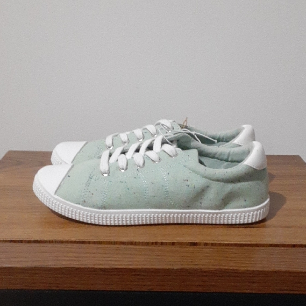 Mint Green Sneakers with White Accents - Picture 3 of 8